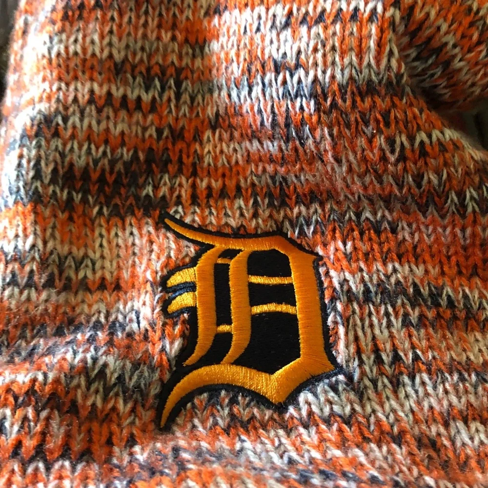 Detroit Tigers Orange Knit scarf with Embroidered D Logo